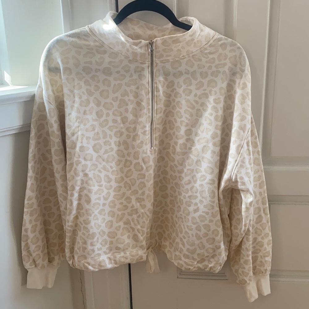 OLD NAVY LEOPARD SWEATER